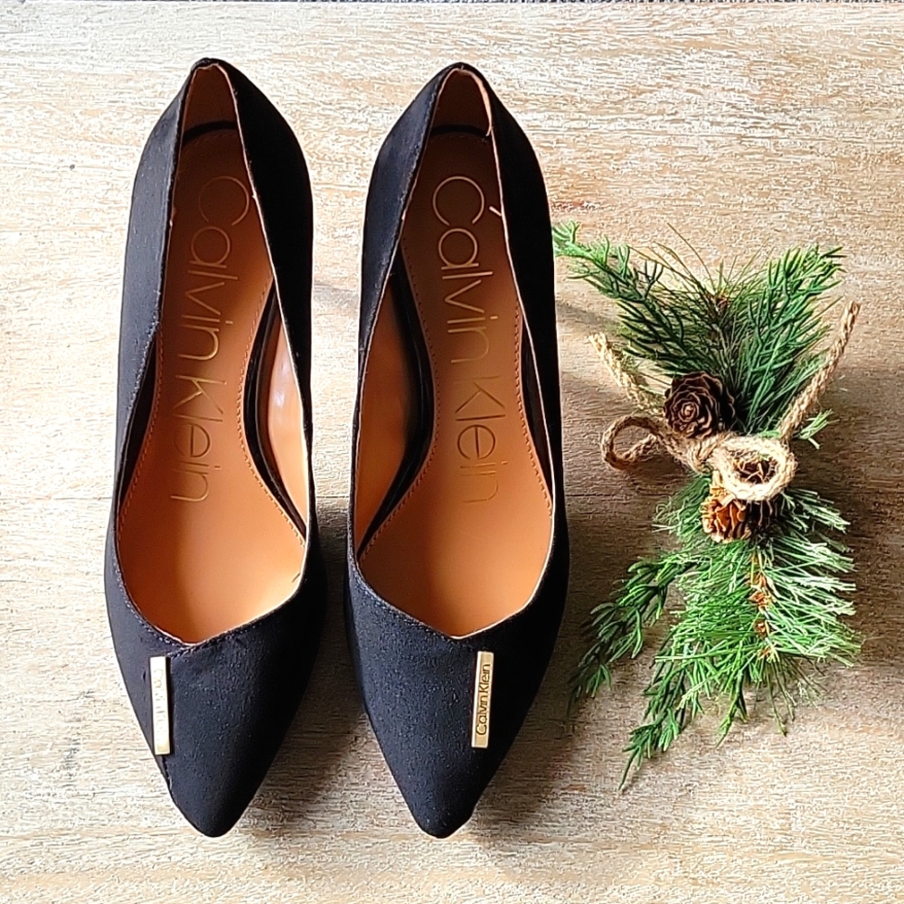 Calvin Klein black suede pumps heels